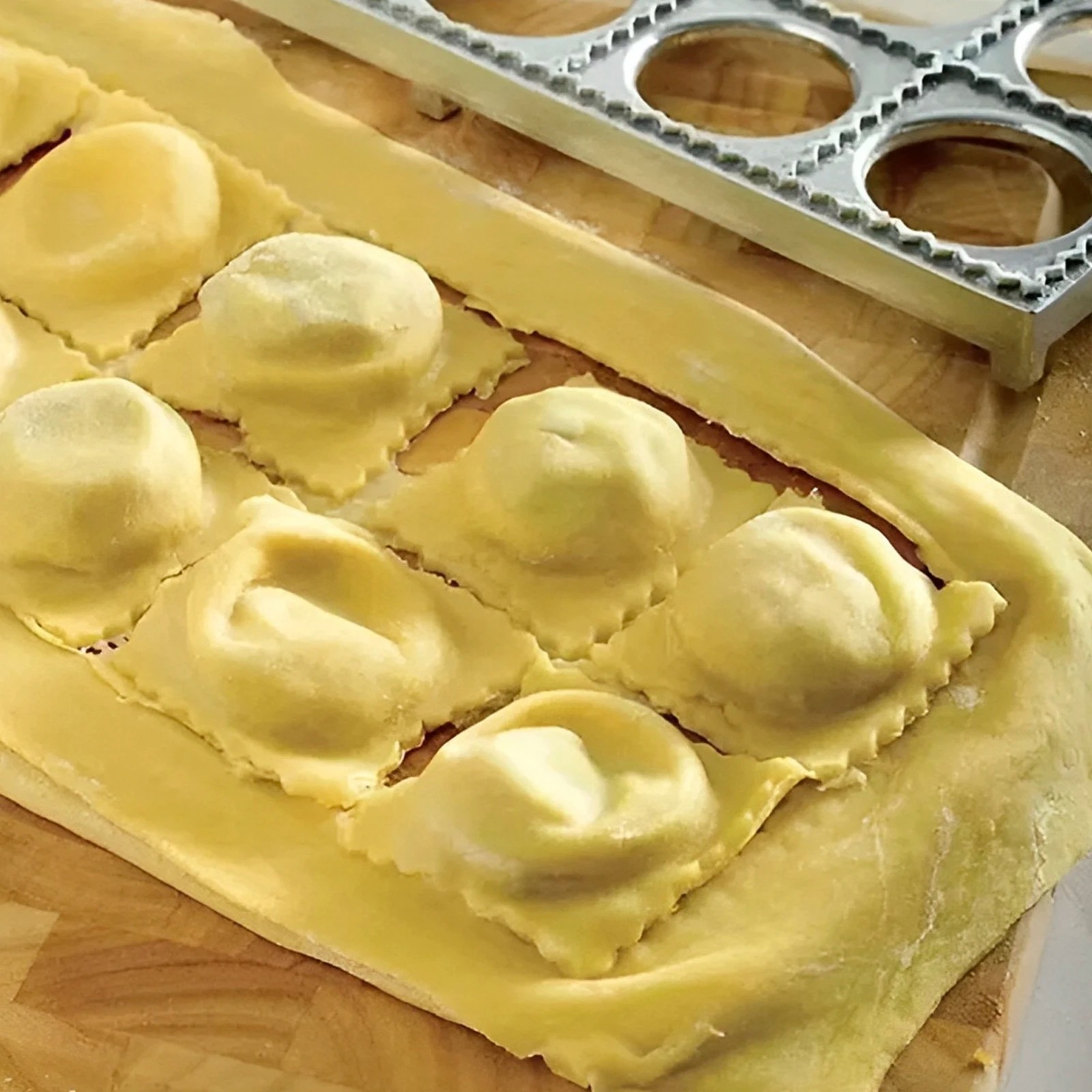 Dumpling Mold 12 Holes Ravioli - Kitchen Gadgets Design 评论和价格